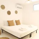 Aderfia With Private Hot Tub Ornos (Mykonos)