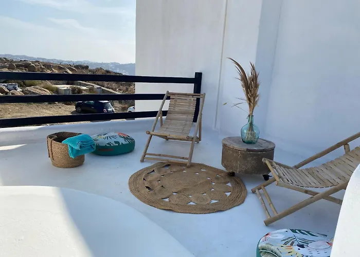 Aderfia With Private Hot Tub فيلة أورنوس